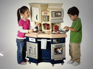 lot 57 image: Little Tikes Super Chef Kitchen