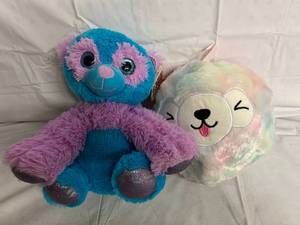 lot 177 image: Colorful Plush Suffed Animals