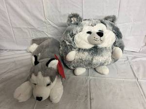 lot 178 image: Plush Dog Suffed Animals