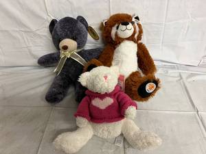 lot 184 image: Teddy Bears and Red Panda Suffed Animals