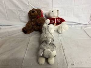 lot 185 image: Teddy Bears and Dog Suffed Animals