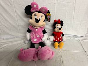 lot 198 image: Minny Mouse Toys