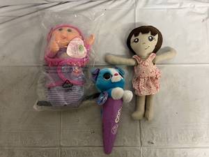lot 208 image: Cabbage Patch Kid, Dog, and Girl Toys