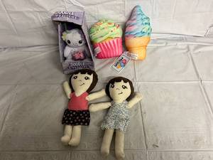 lot 218 image: Lot of Miscellaneous Toys