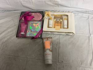 lot 225 image: Body Wash, Lotion, and Perfume