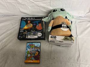 lot 226 image: Space Excavation, Star Wars Toy and Blanket, Gizmo Go Superbook
