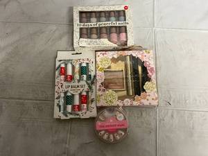 lot 232 image: Nail Polish and Lip Balm Kits