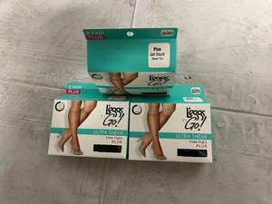 lot 326 image: 32 Packs of Plus, Jet Black, Knee High Leggs to Go Pantyhose