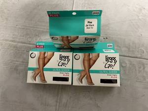 lot 329 image: 32 Packs of Plus, Jet Black, Knee High Leggs to Go Pantyhose