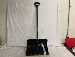 lot 347 image: Suncast 18 Combo Snow Shovel & Pusher