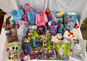 lot 1 image: Large Variety of Easter Items
