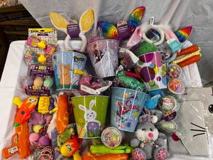 lot 2 image: Large Variety of Easter Items