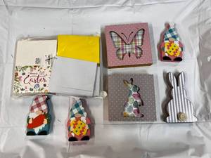 lot 11 image: 120pk Easter Note Cards & Decor
