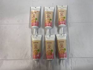 lot 18 image: 6x Super Strong Icing