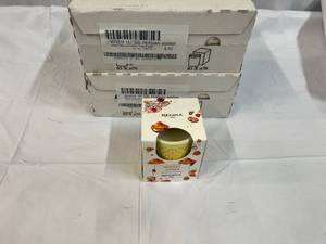 lot 240 image: 12x Persian Amber Candles-Terracota Pots
