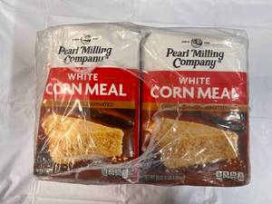 lot 465 image: 8x 5lb Bags White Corn Meal