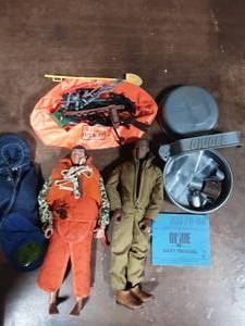 lot 22 image: 2-G.I. Joe Action Figures & Accessories