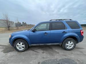 lot 15B image: 2010 Ford Escape XLT - AWD - 2 OWNERS