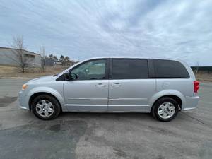 lot 18 image: 2012 Dodge Grand Caravan American Package