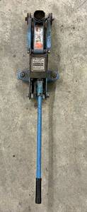 lot 143 image: 4,000LB Hydraulic Floor Jack Pro-Lift