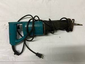 lot 154 image: Makita Reciprocating Saw