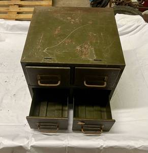 lot 159 image: Metal Tool Box with 4 Drawers