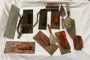 lot 161 image: Large Assorment of Trowels