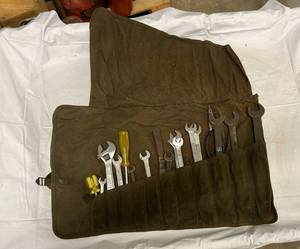 lot 170 image: Military Rollup Tool Pouch with Tools