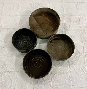 lot 171 image: 4 Oil Pans