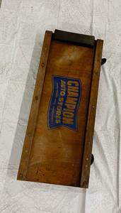 lot 180 image: Roller Creeper