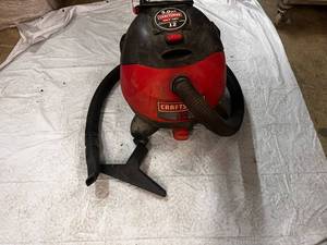 lot 79 image: Craftsman 12 Gallon WetDry Vac 5.0 H.P.