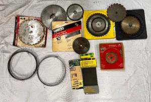lot 85 image: Variety of Saw Blades & Sand Paper