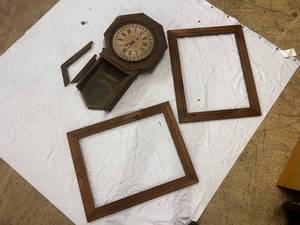 lot 106 image: Vintage Regulator Clock & 2 Wooden Picture Frames