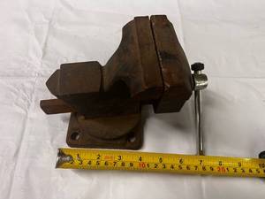 lot 129 image: Bench Vice-See Photos for Measurement
