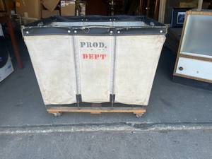 lot 194 image: Canvas Fullfillment Bin