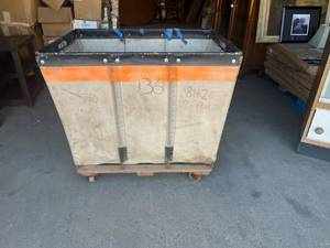lot 195 image: Canvas Fullfillment Bin