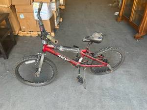 lot 198 image: Boys NEXT Bike