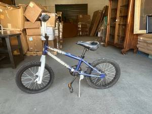 lot 199 image: Boys Bike Diamond Back Ninja Viper
