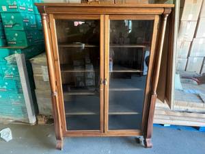 lot 202 image: WoodGlass Hutch wKey