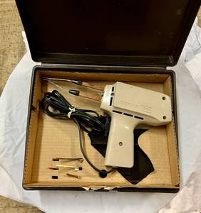 lot 16 image: Single & Dual Heat Electric Soldering Gun2.5 AMP