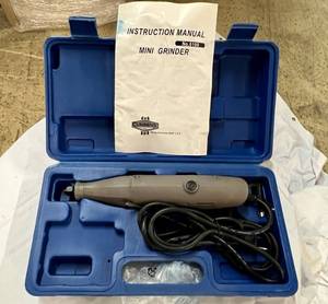 lot 19 image: Cummins Mini Grinder-Case & Instructions