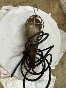 lot 23 image: Treble Light