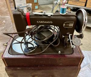lot 33 image: Vintage Coronado Sewing Machine