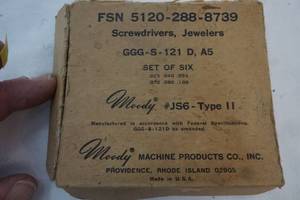 lot 14 image: Vintage Jewelers Screwdriver Set