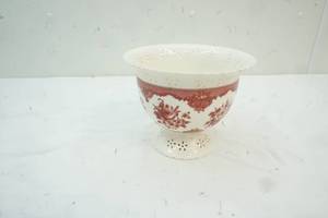 lot 16 image: Red & White vase