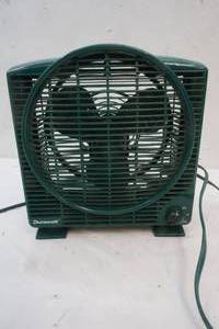 lot 33 image: Green Duracraft table Fan