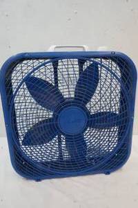 lot 55 image: Blue Lasko 3 Speed Box Fan