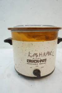 lot 68 image: Rival Crock Pot with Removable Server