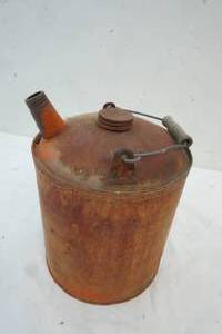 lot 71 image: Vintage Red Gas Can
