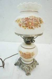 lot 94 image: Table Lamp